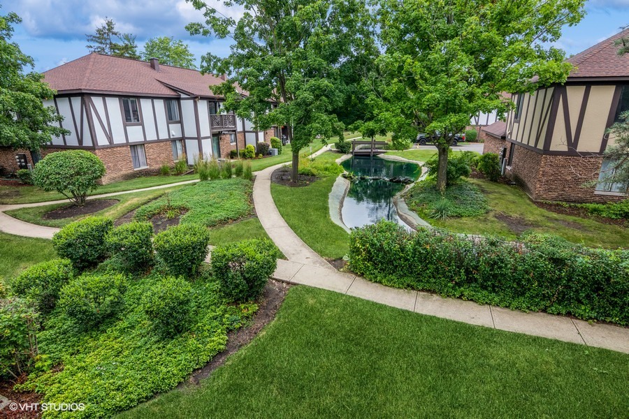 1441 Haverhill Drive #B, Wheaton, IL 60189
