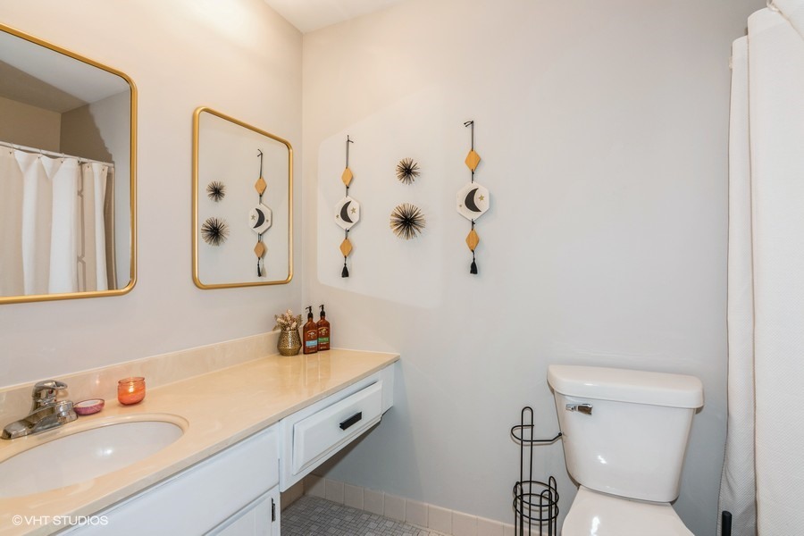 1441 Haverhill Drive #B, Wheaton, IL 60189