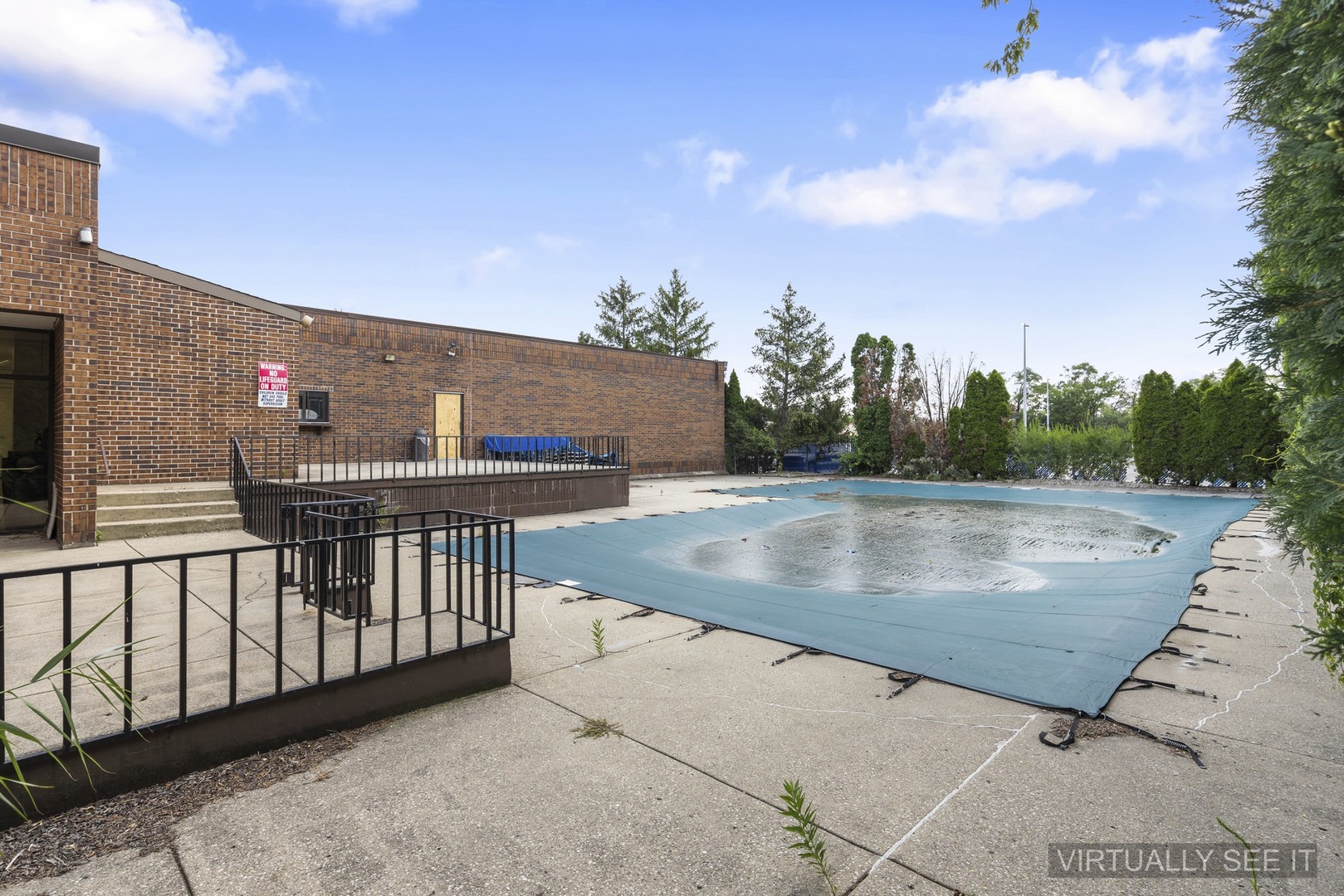 830 E Roosevelt Road, Lombard, IL 60148