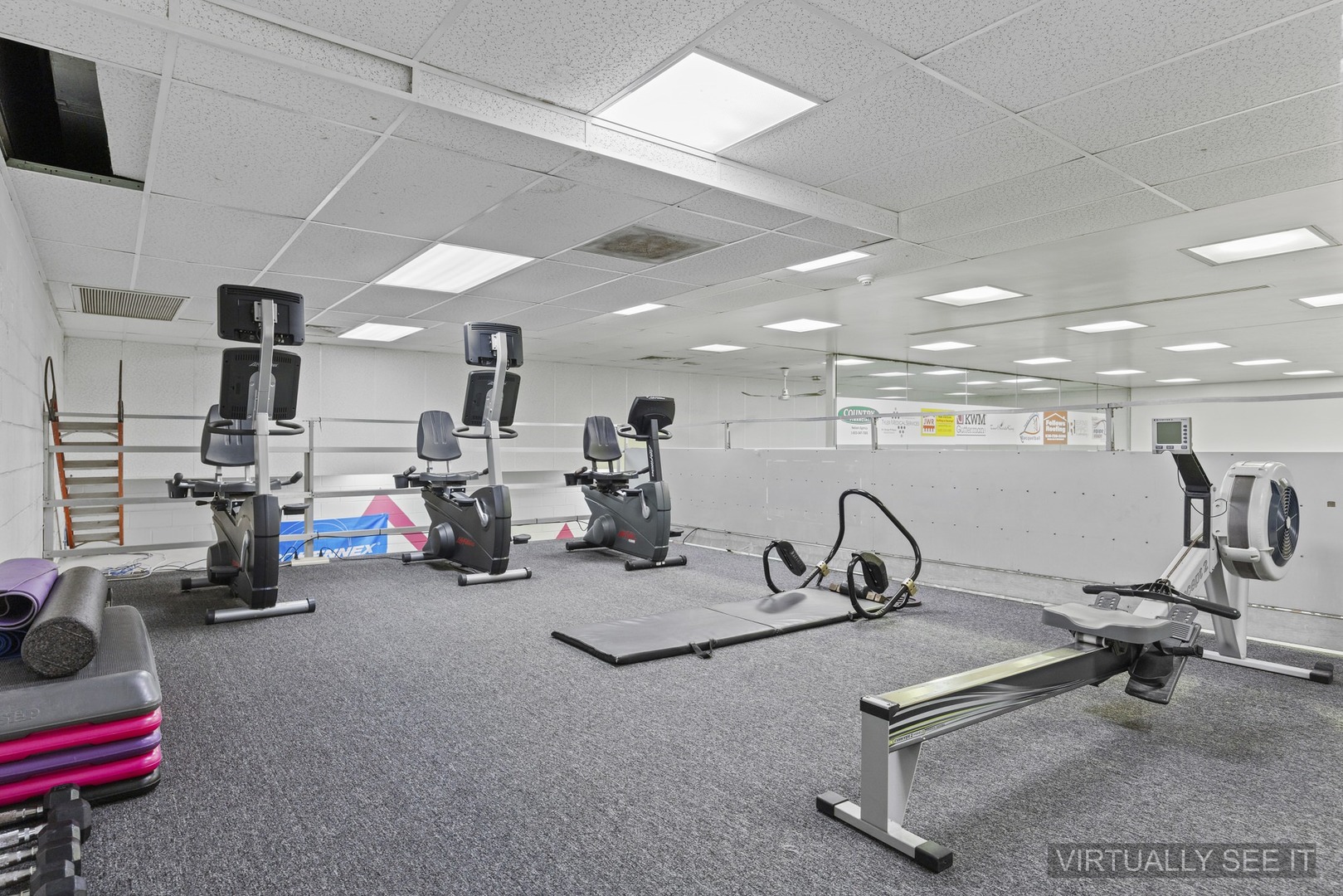 830 E Roosevelt Road, Lombard, IL 60148