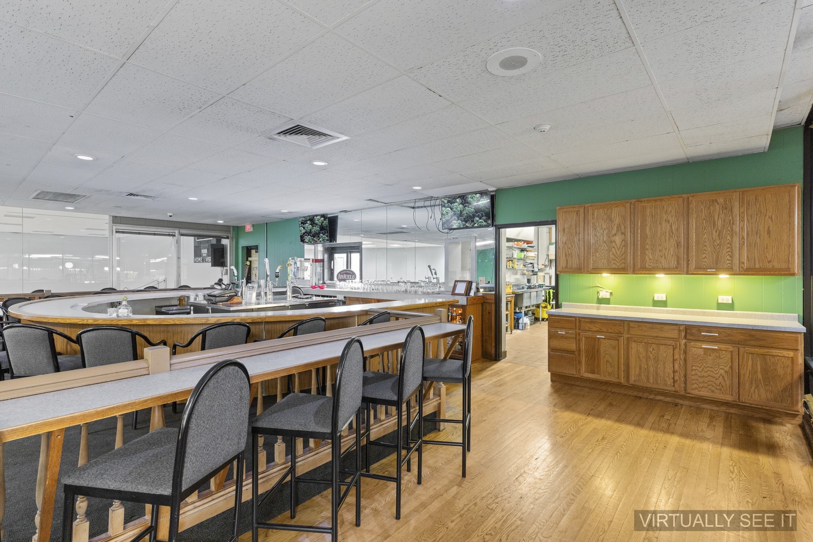 830 E Roosevelt Road, Lombard, IL 60148