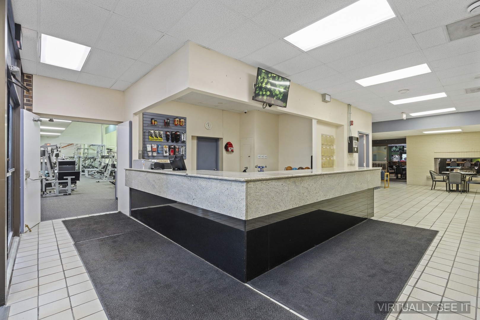 830 E Roosevelt Road, Lombard, IL 60148