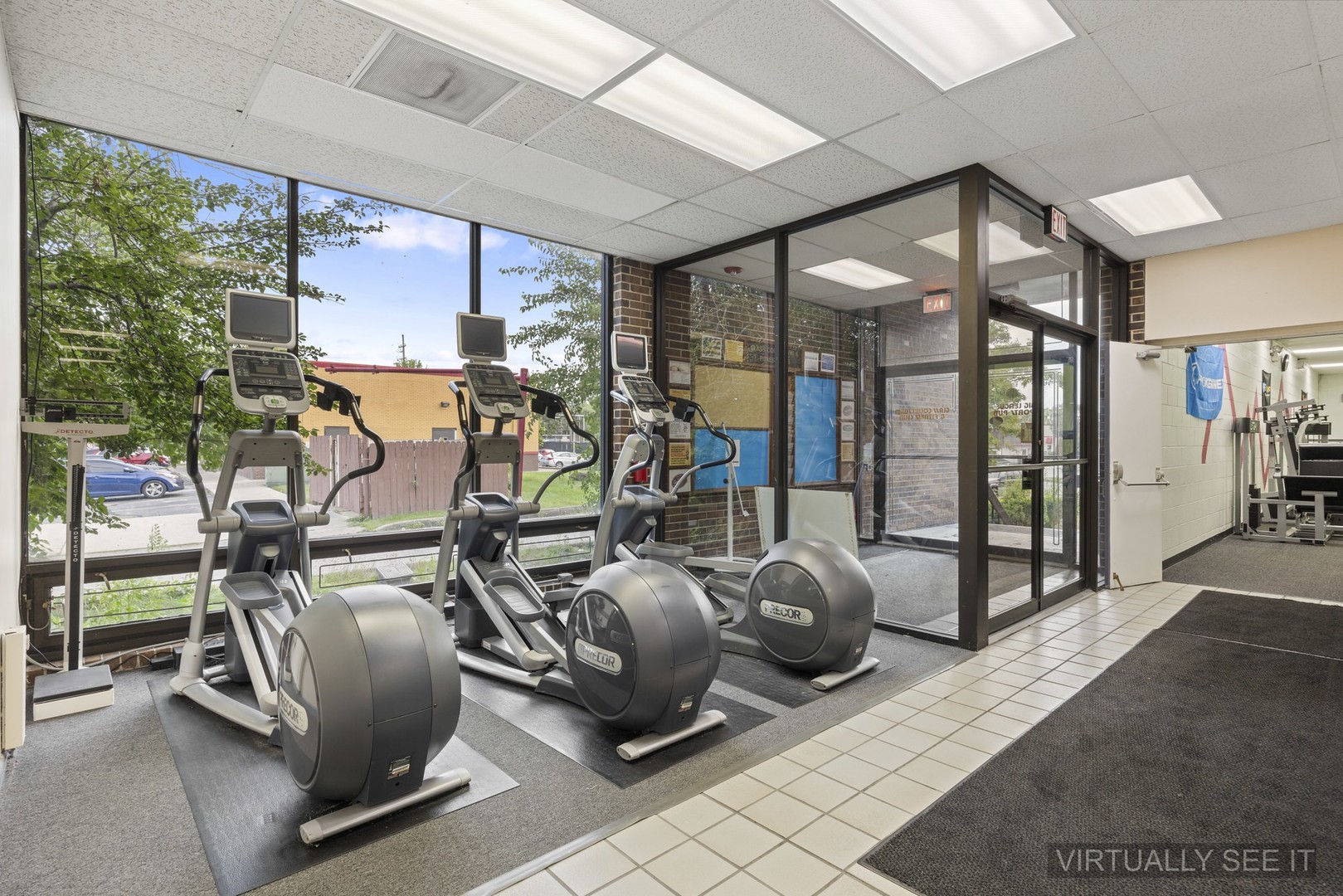 830 E Roosevelt Road, Lombard, IL 60148