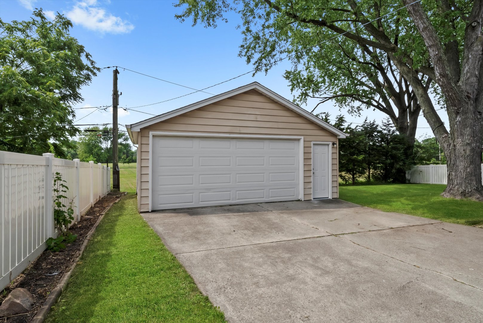 114 Willow Street, Park Forest, IL 60466