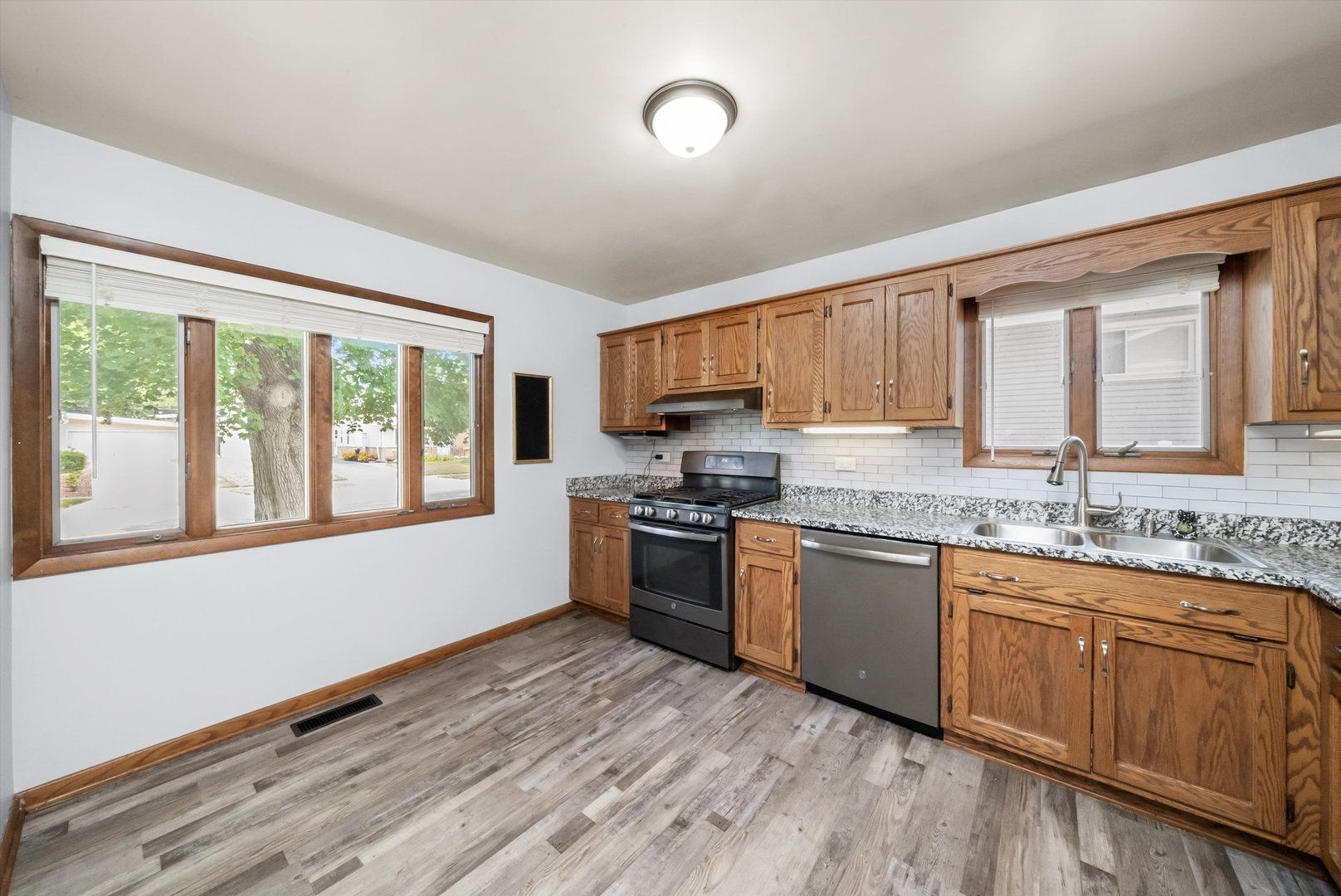 114 Willow Street, Park Forest, IL 60466