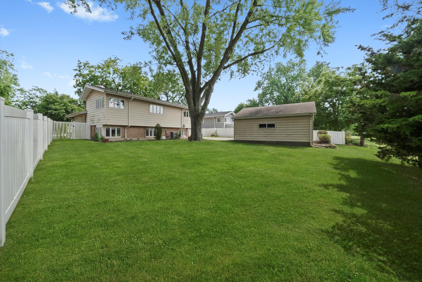 114 Willow Street, Park Forest, IL 60466