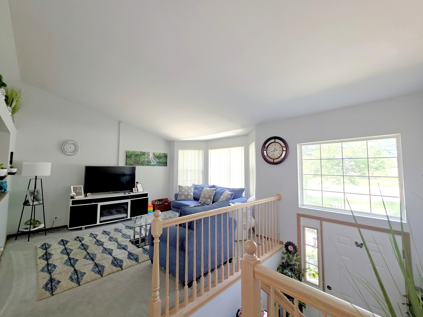 109 E Victoria Circle, North Aurora, IL 60542