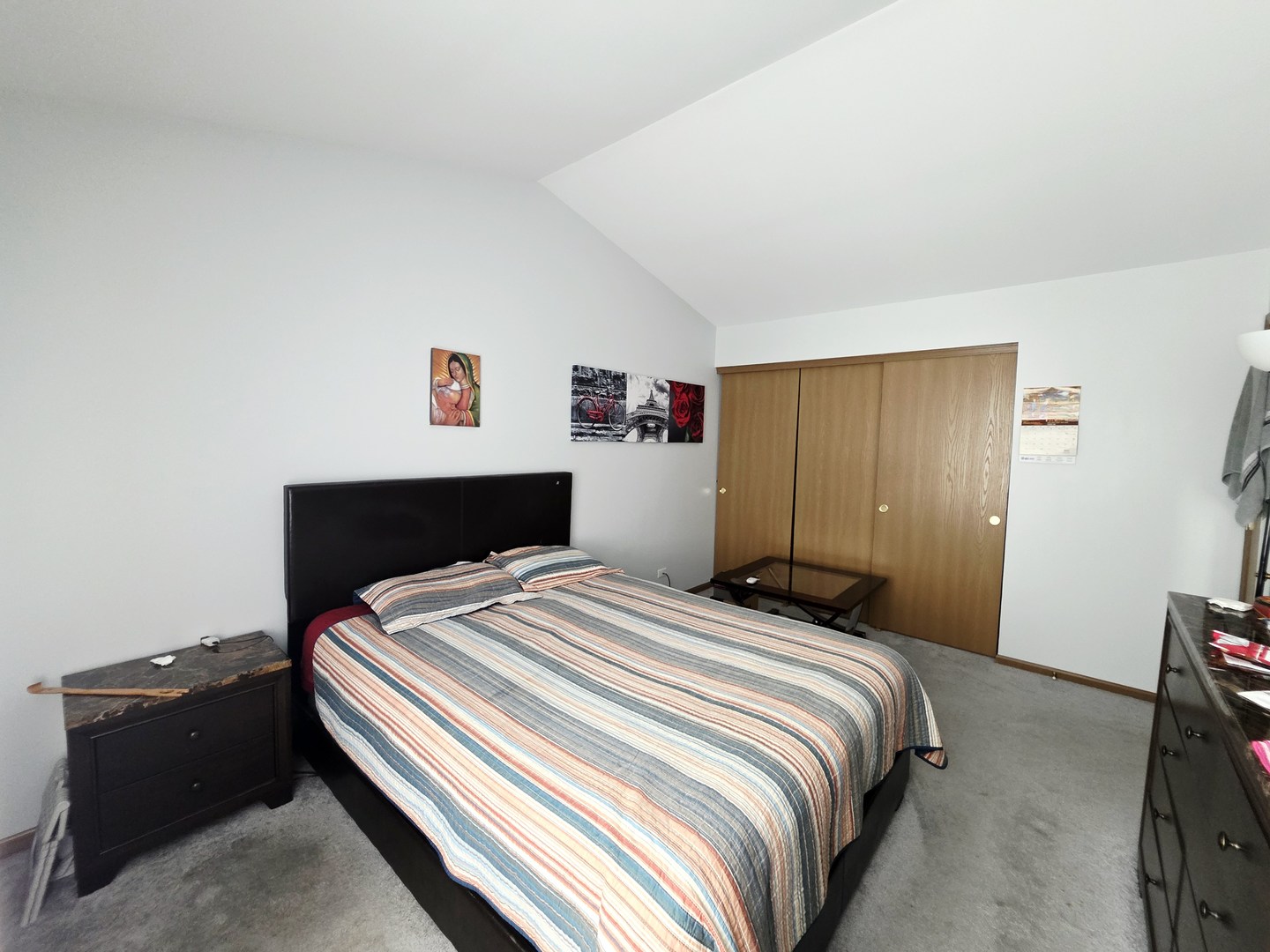 109 E Victoria Circle, North Aurora, IL 60542