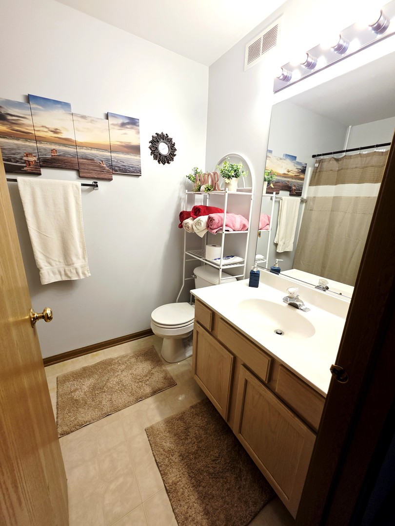 109 E Victoria Circle, North Aurora, IL 60542