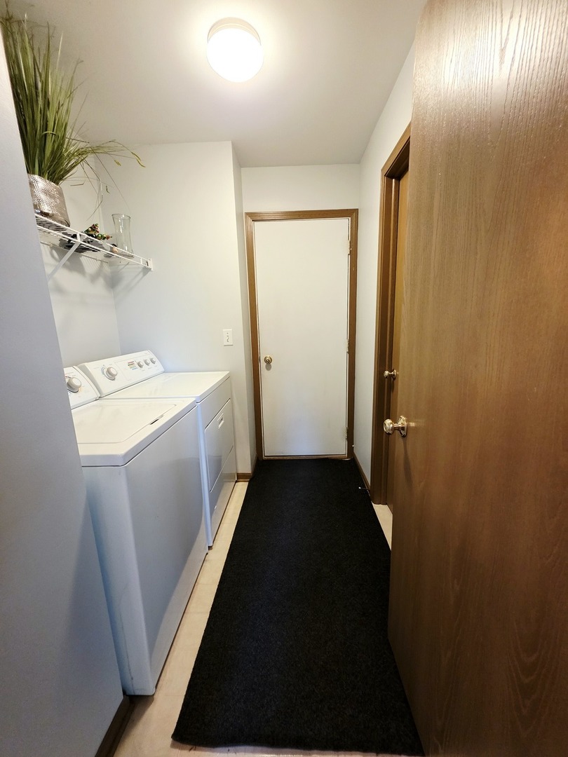 109 E Victoria Circle, North Aurora, IL 60542