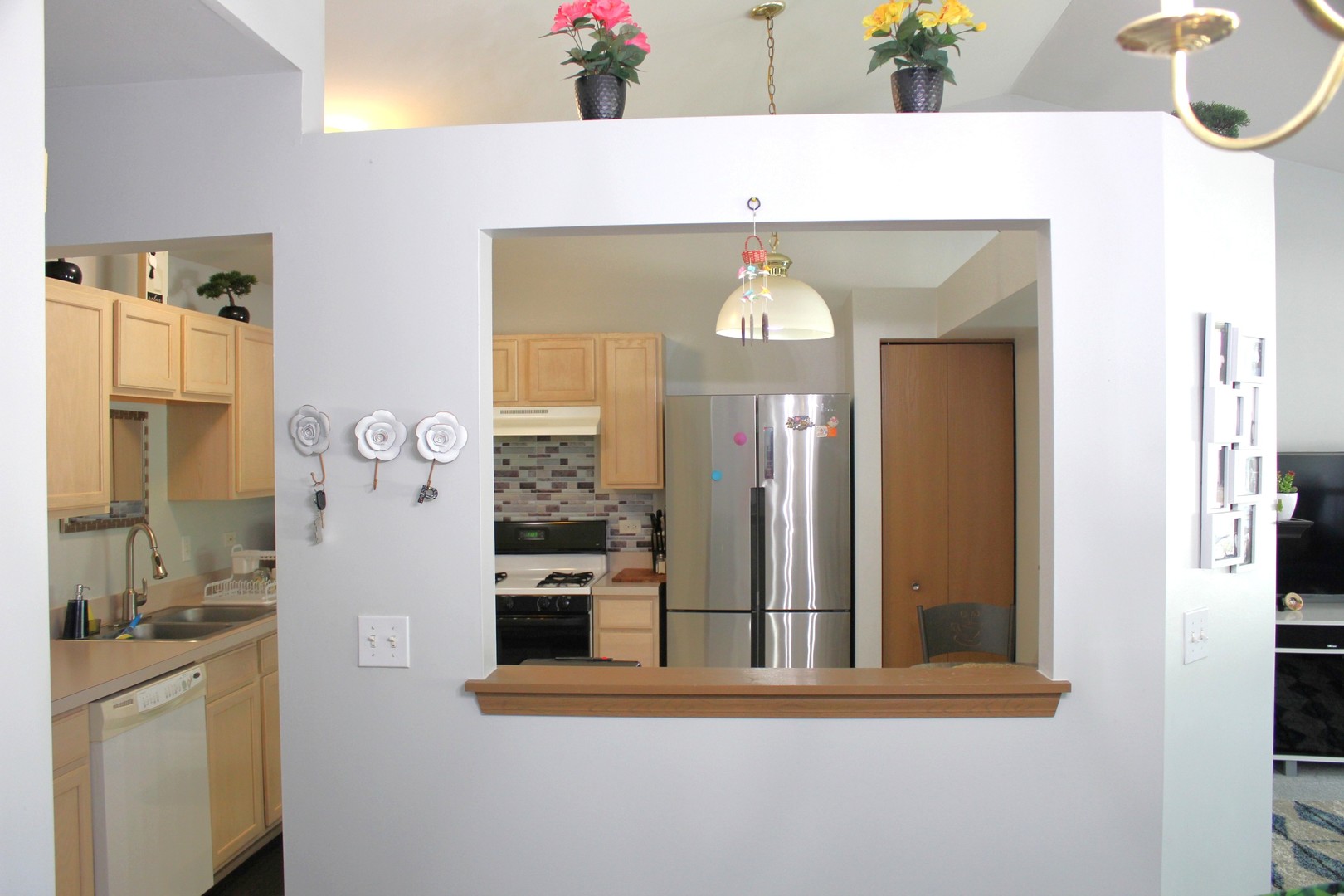 109 E Victoria Circle, North Aurora, IL 60542