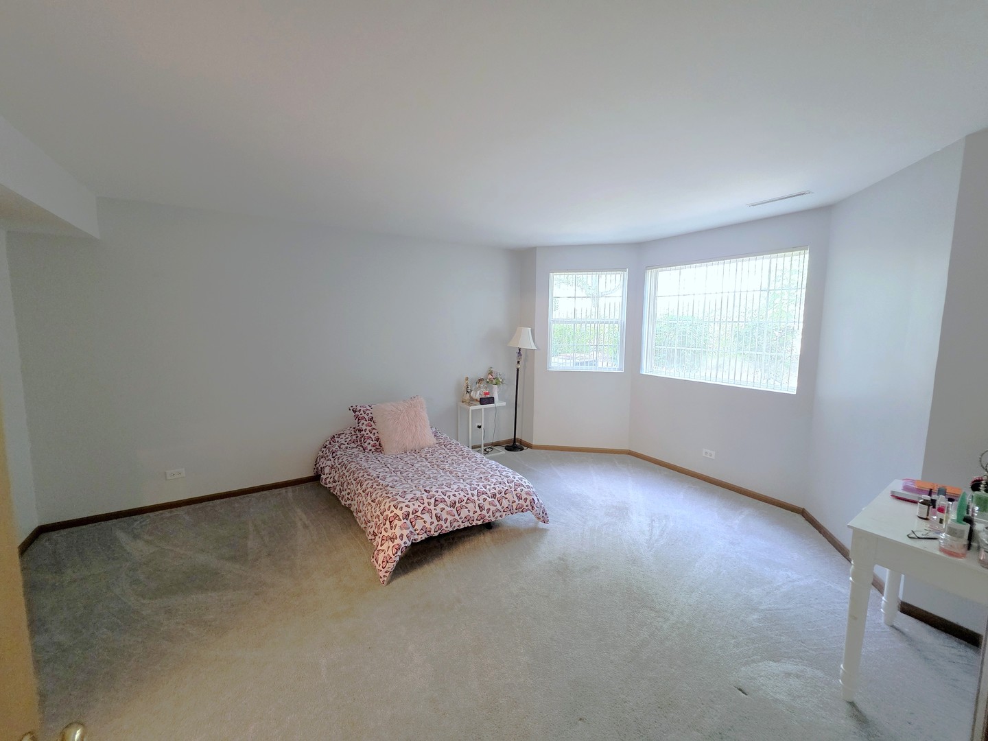 109 E Victoria Circle, North Aurora, IL 60542