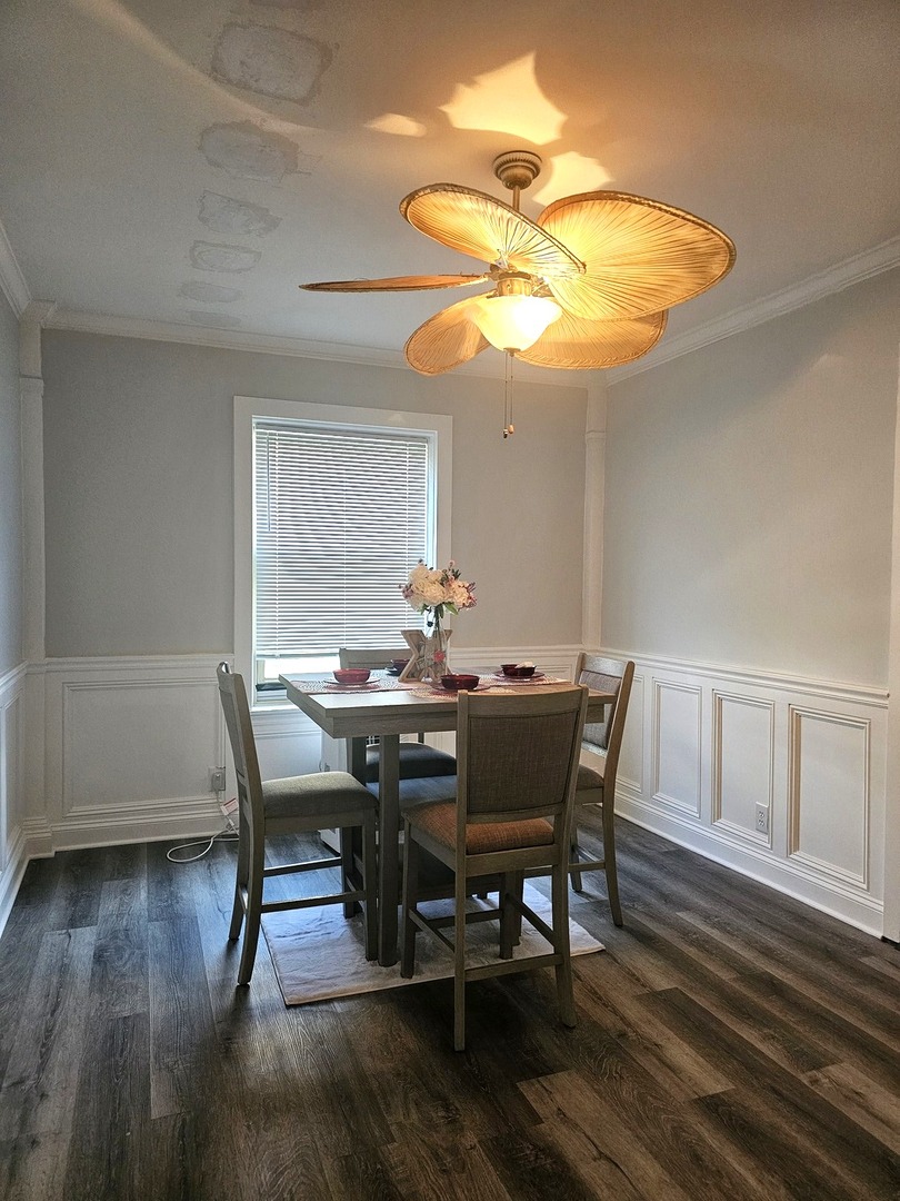 11 S 6th Avenue #1C, La Grange, IL 60525