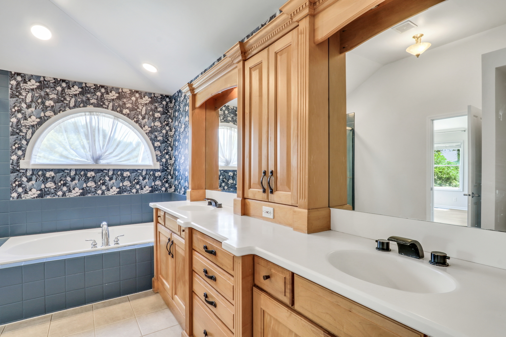 3696 Tamarack Circle, Crystal Lake, IL 60012