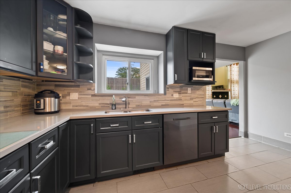 136 Horizon Circle, Carol Stream, IL 60188