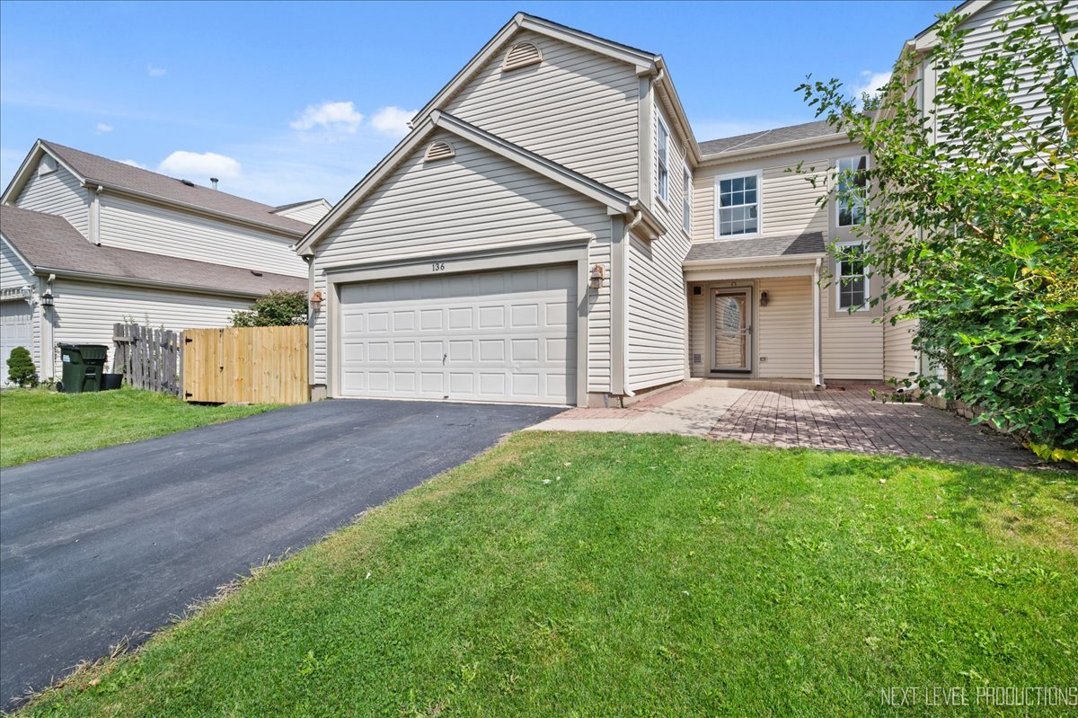 136 Horizon Circle, Carol Stream, IL 60188