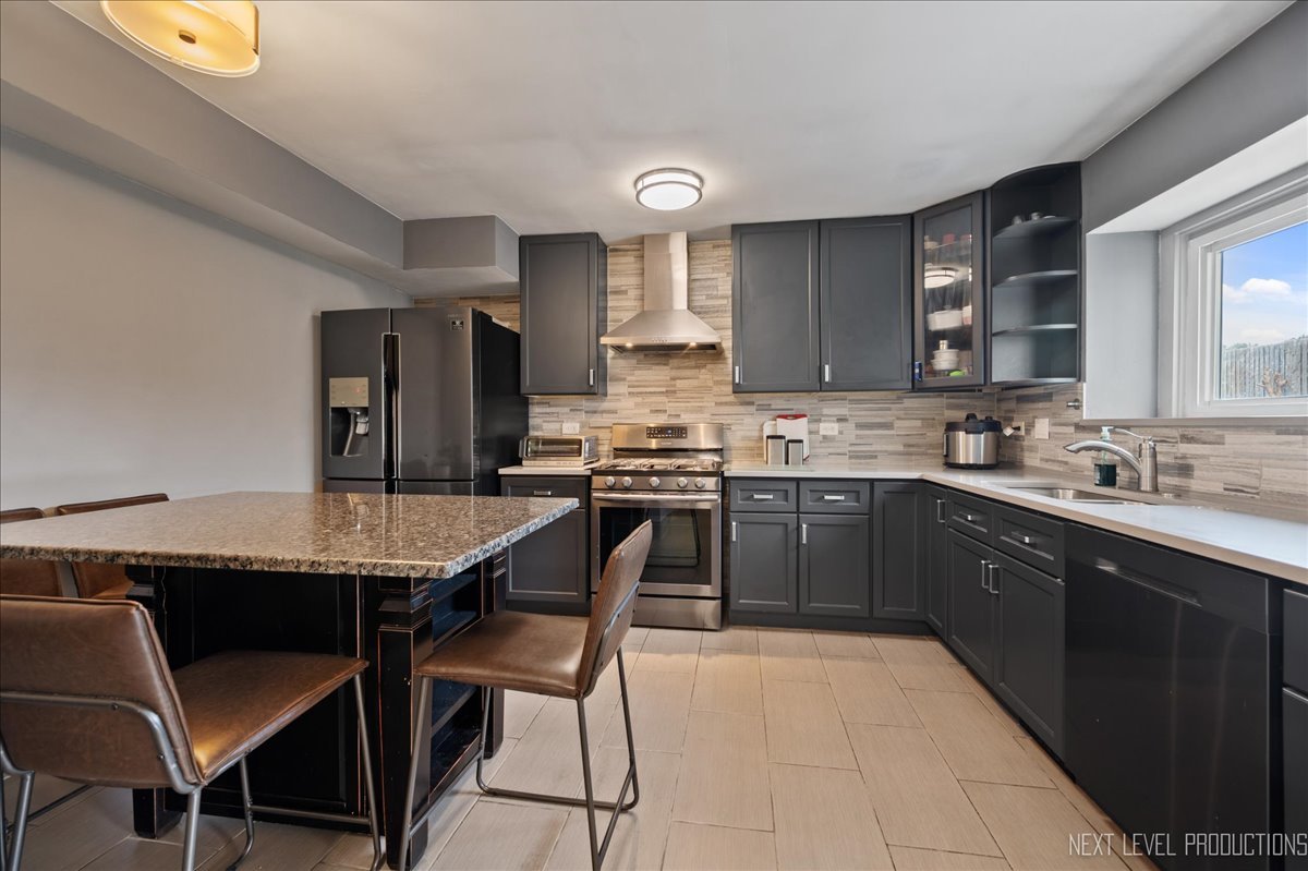 136 Horizon Circle, Carol Stream, IL 60188