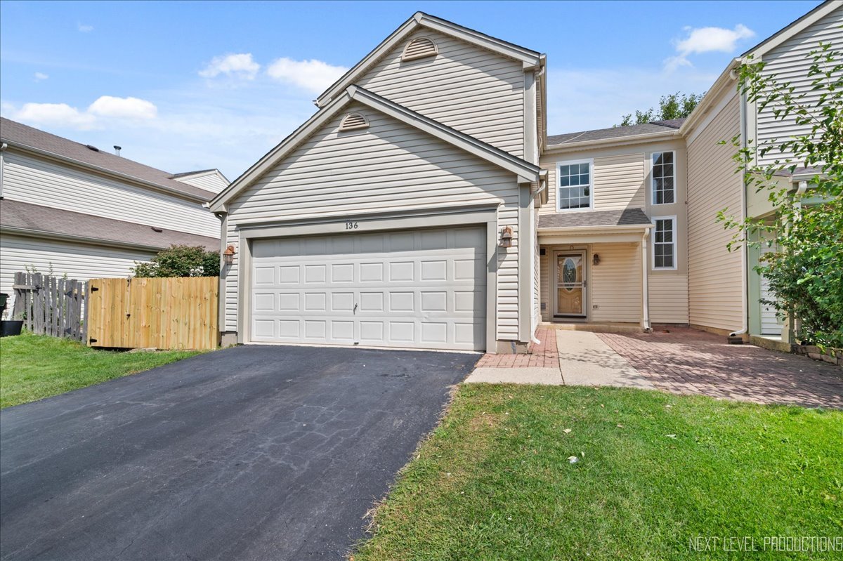136 Horizon Circle, Carol Stream, IL 60188
