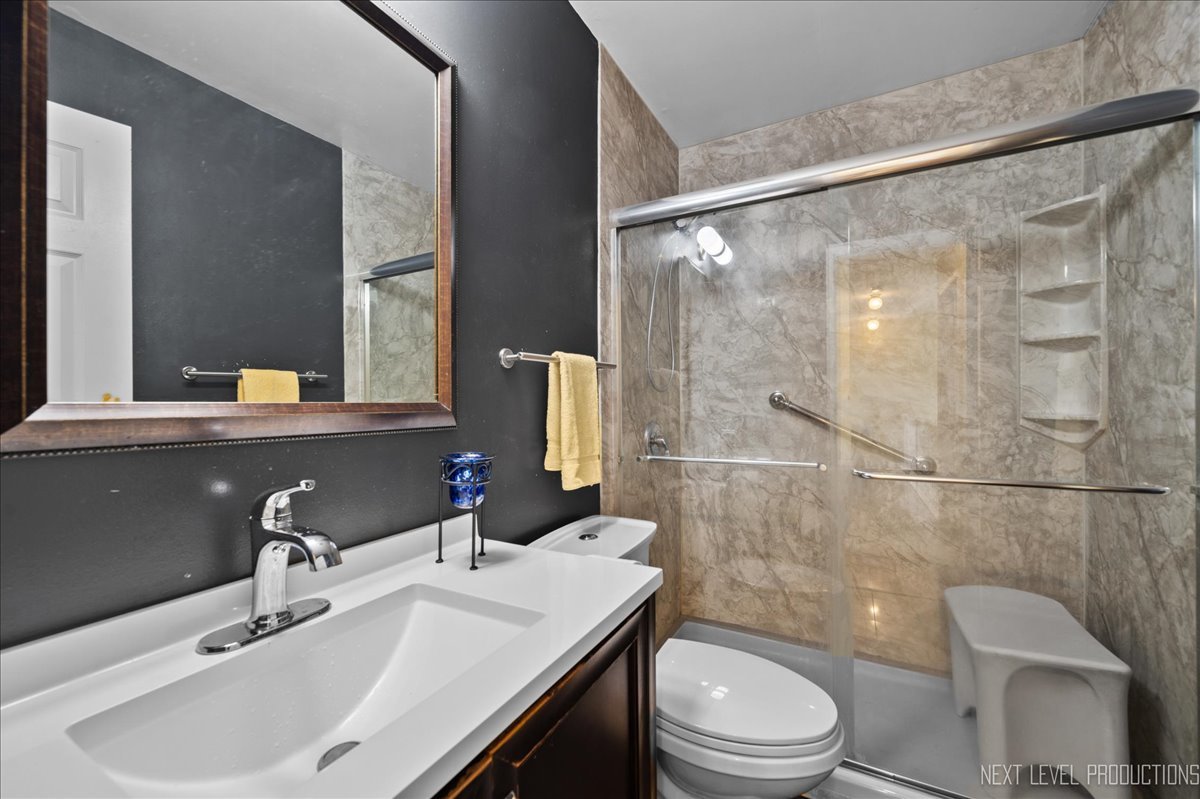 136 Horizon Circle, Carol Stream, IL 60188