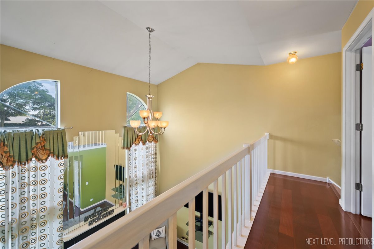 136 Horizon Circle, Carol Stream, IL 60188