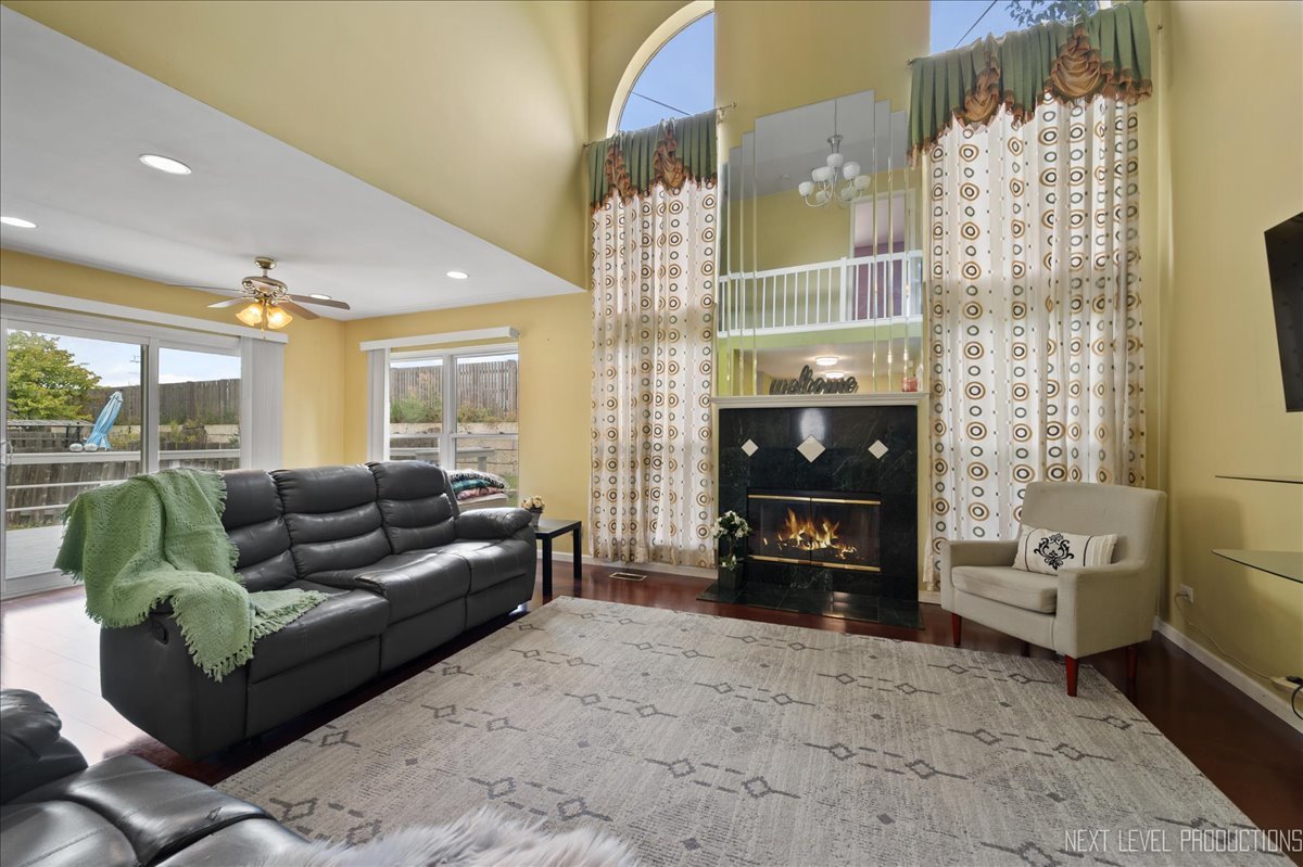 136 Horizon Circle, Carol Stream, IL 60188