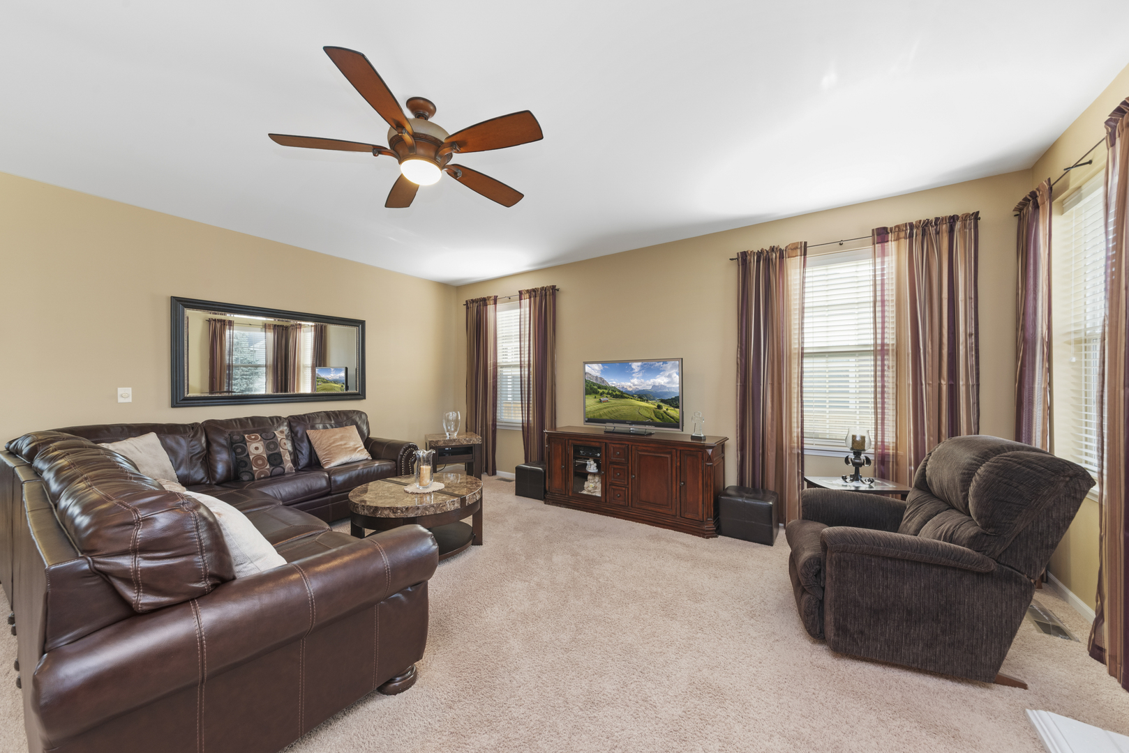 711 Bohannon Circle, Oswego, IL 60543