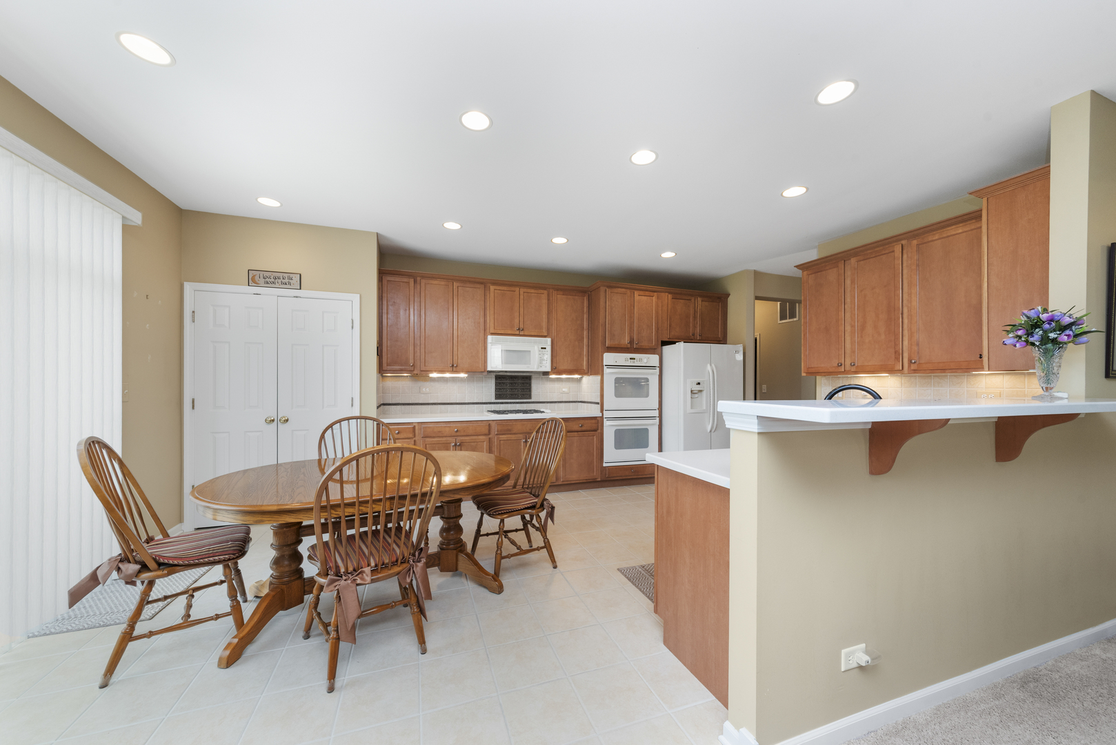 711 Bohannon Circle, Oswego, IL 60543