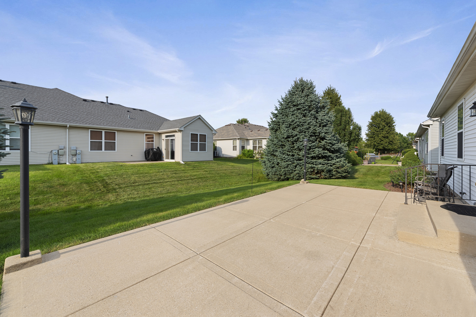711 Bohannon Circle, Oswego, IL 60543