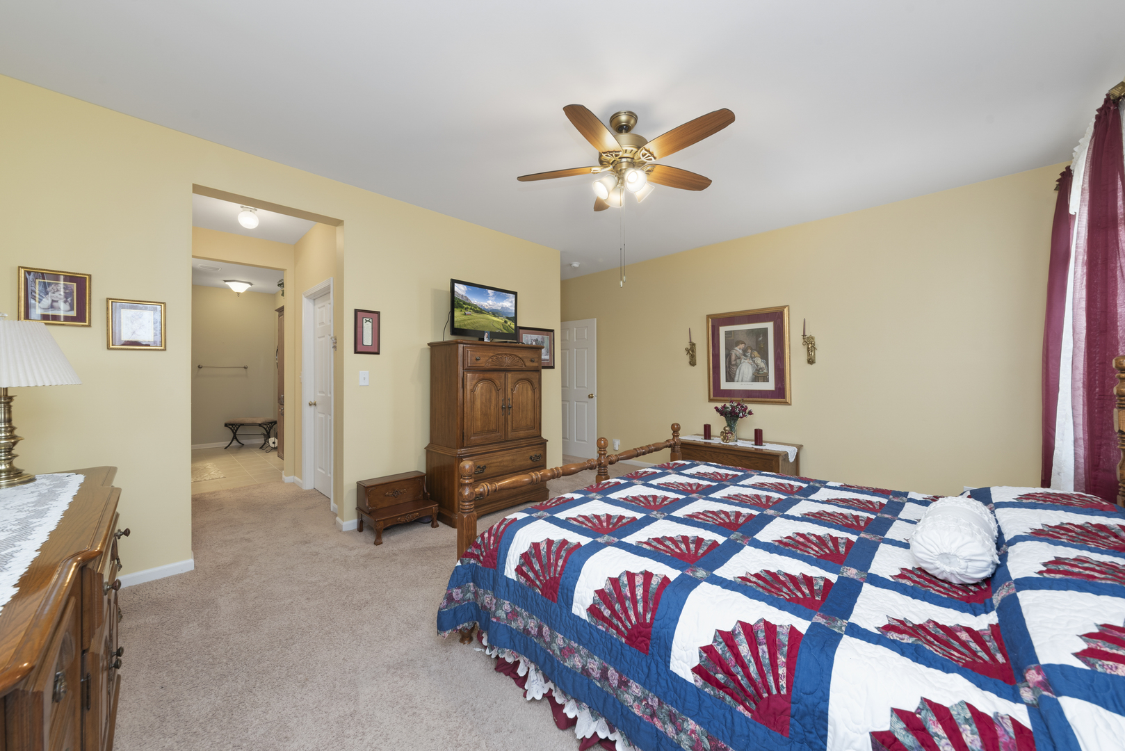 711 Bohannon Circle, Oswego, IL 60543