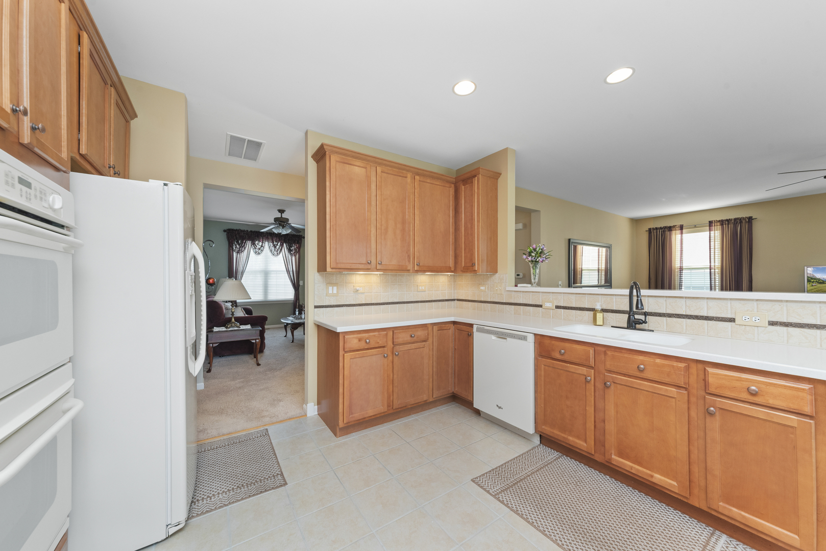 711 Bohannon Circle, Oswego, IL 60543