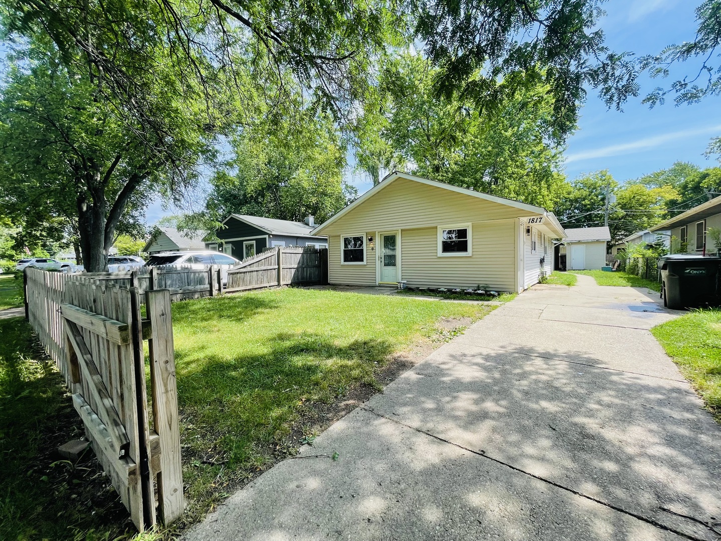 1817 Joppa Avenue, Zion, IL 60099