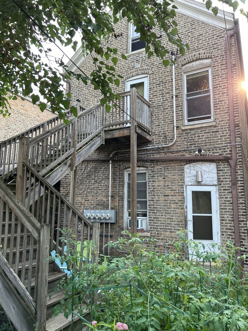 862 N Hermitage Avenue #2R, Chicago, IL 60622