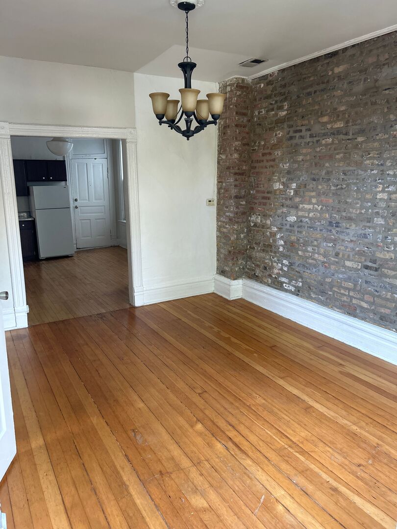 862 N Hermitage Avenue #2R, Chicago, IL 60622