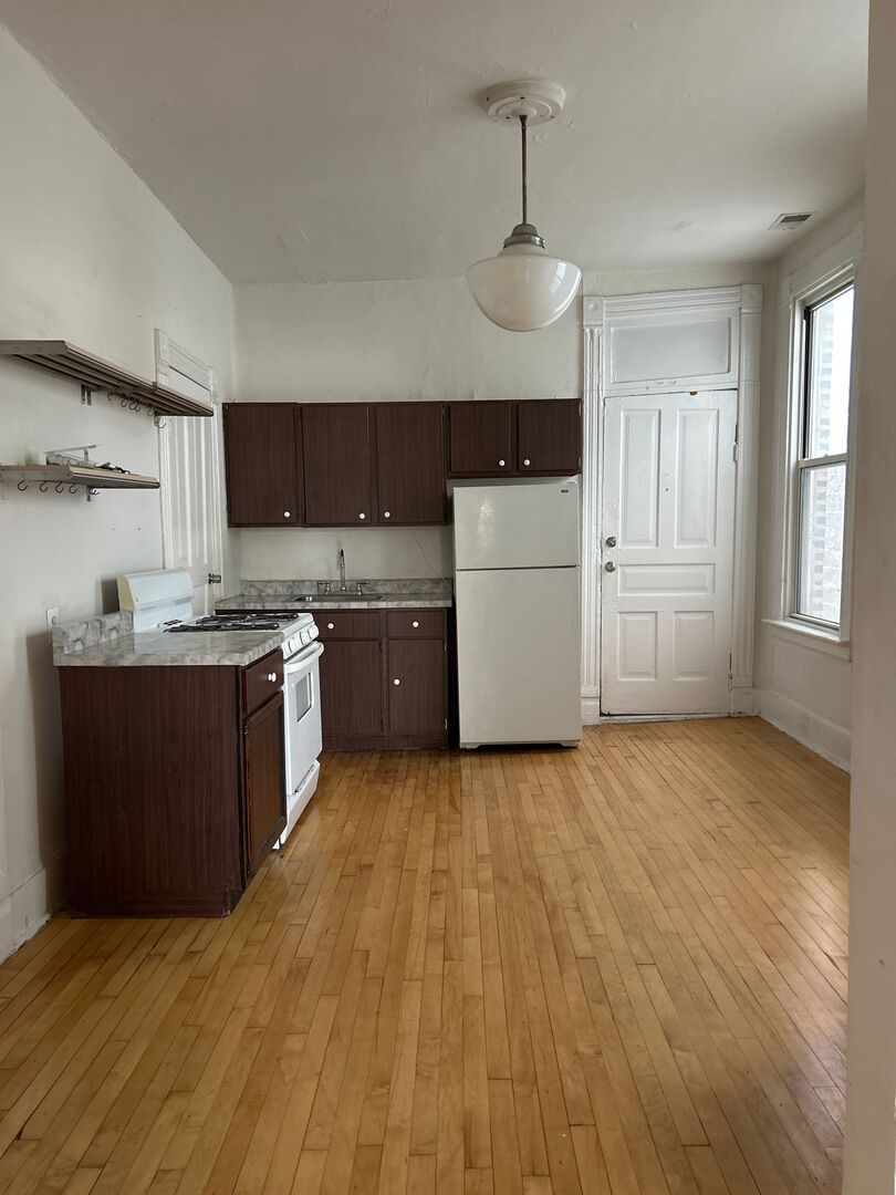 862 N Hermitage Avenue #2R, Chicago, IL 60622