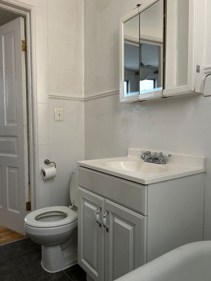862 N Hermitage Avenue #2R, Chicago, IL 60622