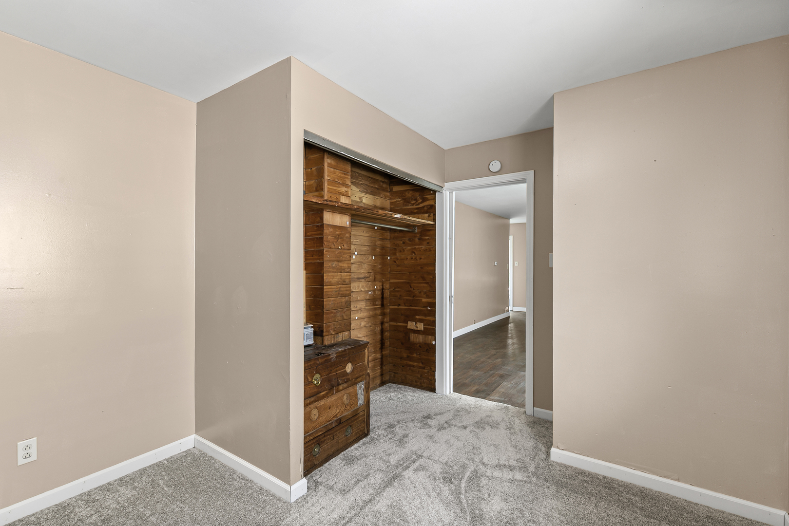 90 W 28th Place, South Chicago Heights, IL 60411