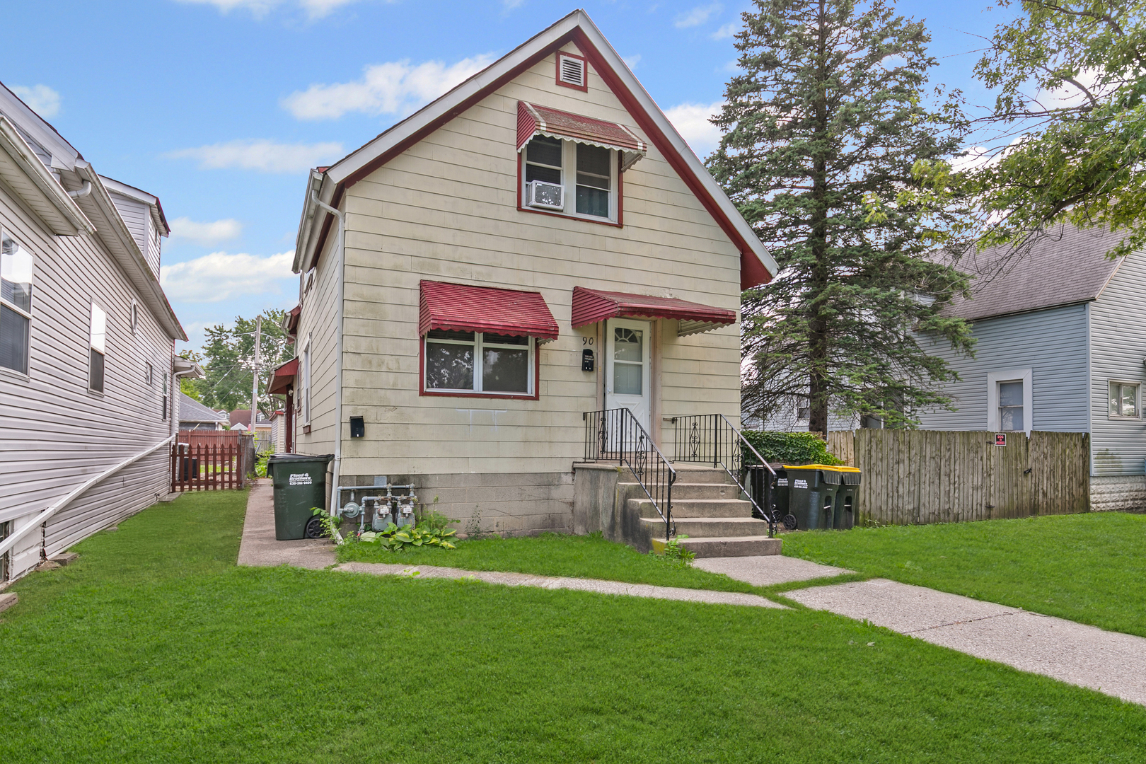 90 W 28th Place, South Chicago Heights, IL 60411