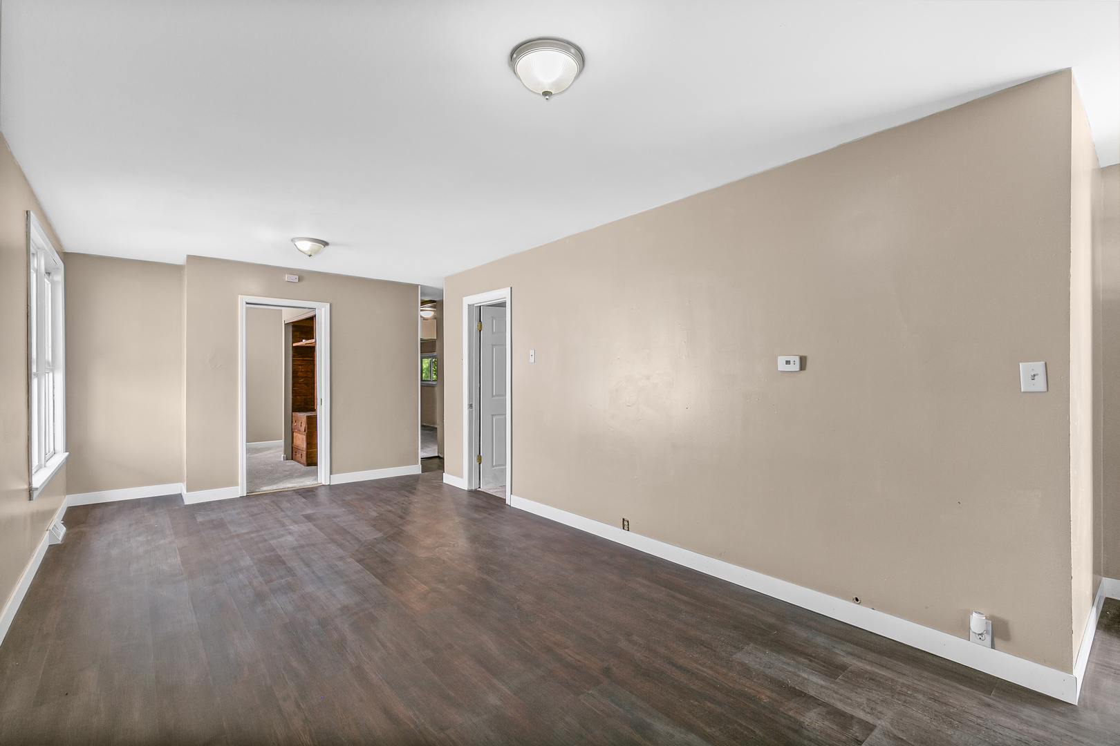 90 W 28th Place, South Chicago Heights, IL 60411