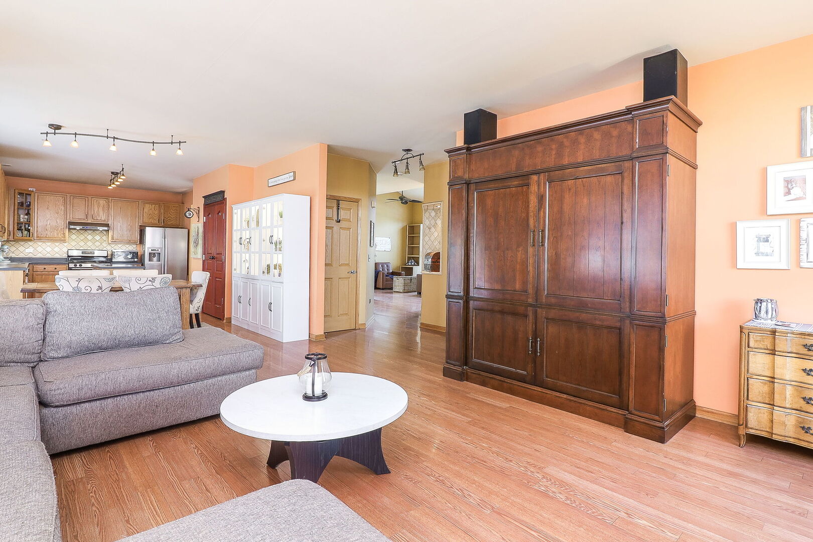 406 S Palmer Drive, Bolingbrook, IL 60490