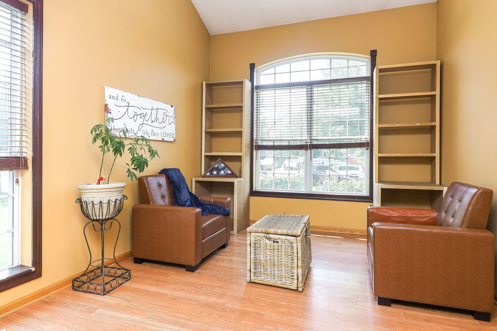 406 S Palmer Drive, Bolingbrook, IL 60490