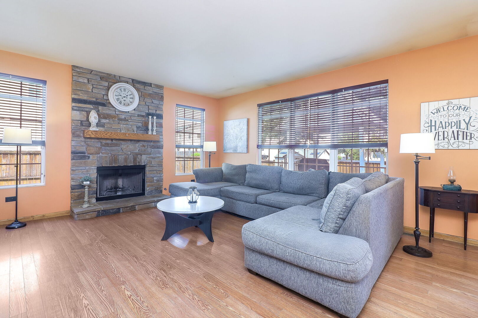 406 S Palmer Drive, Bolingbrook, IL 60490