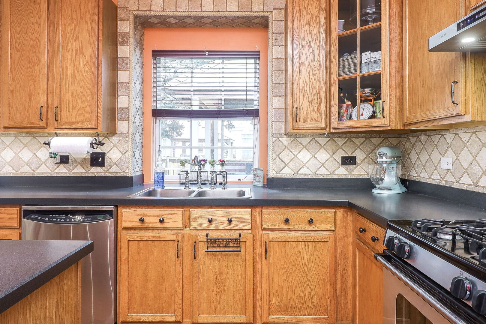 406 S Palmer Drive, Bolingbrook, IL 60490