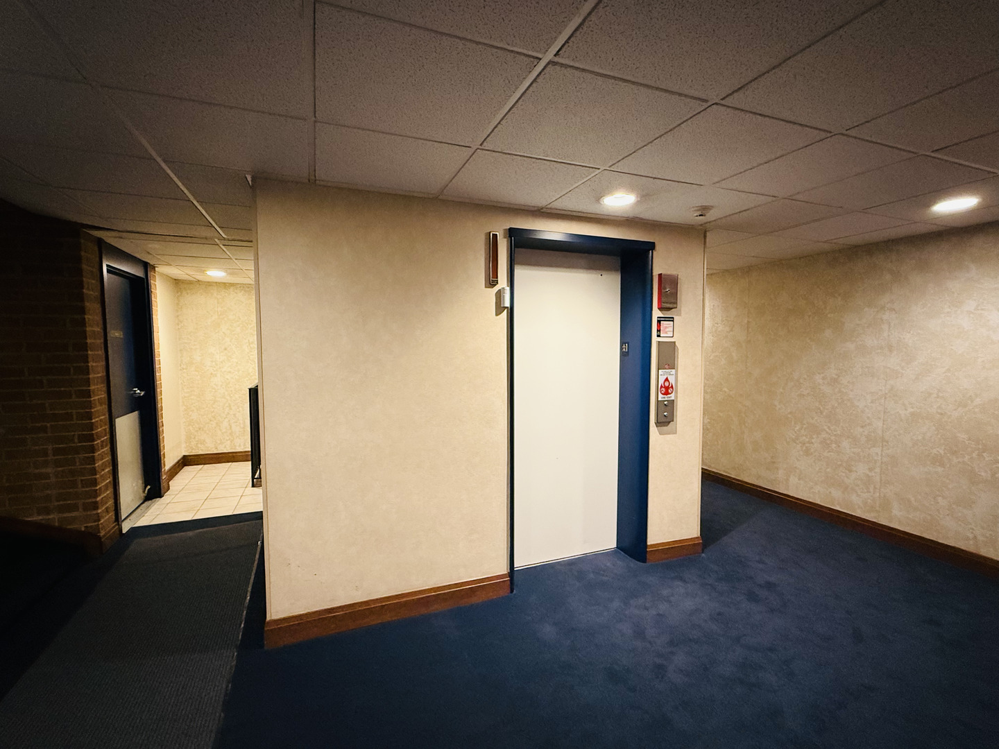 4250 Saratoga Avenue #L305, Downers Grove, IL 60515