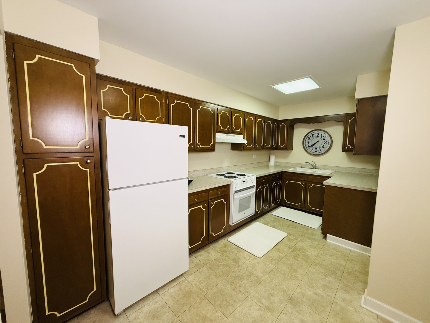 4250 Saratoga Avenue #L305, Downers Grove, IL 60515