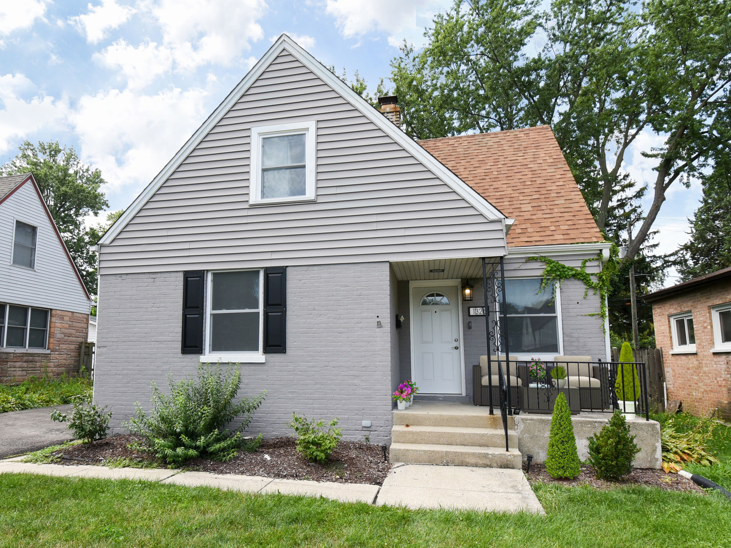 1326 Heidorn Avenue, Westchester, IL 60154