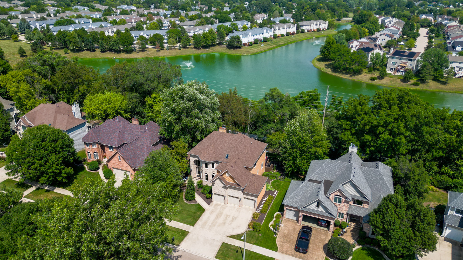 2587 Charter Oak Drive, Aurora, IL 60502