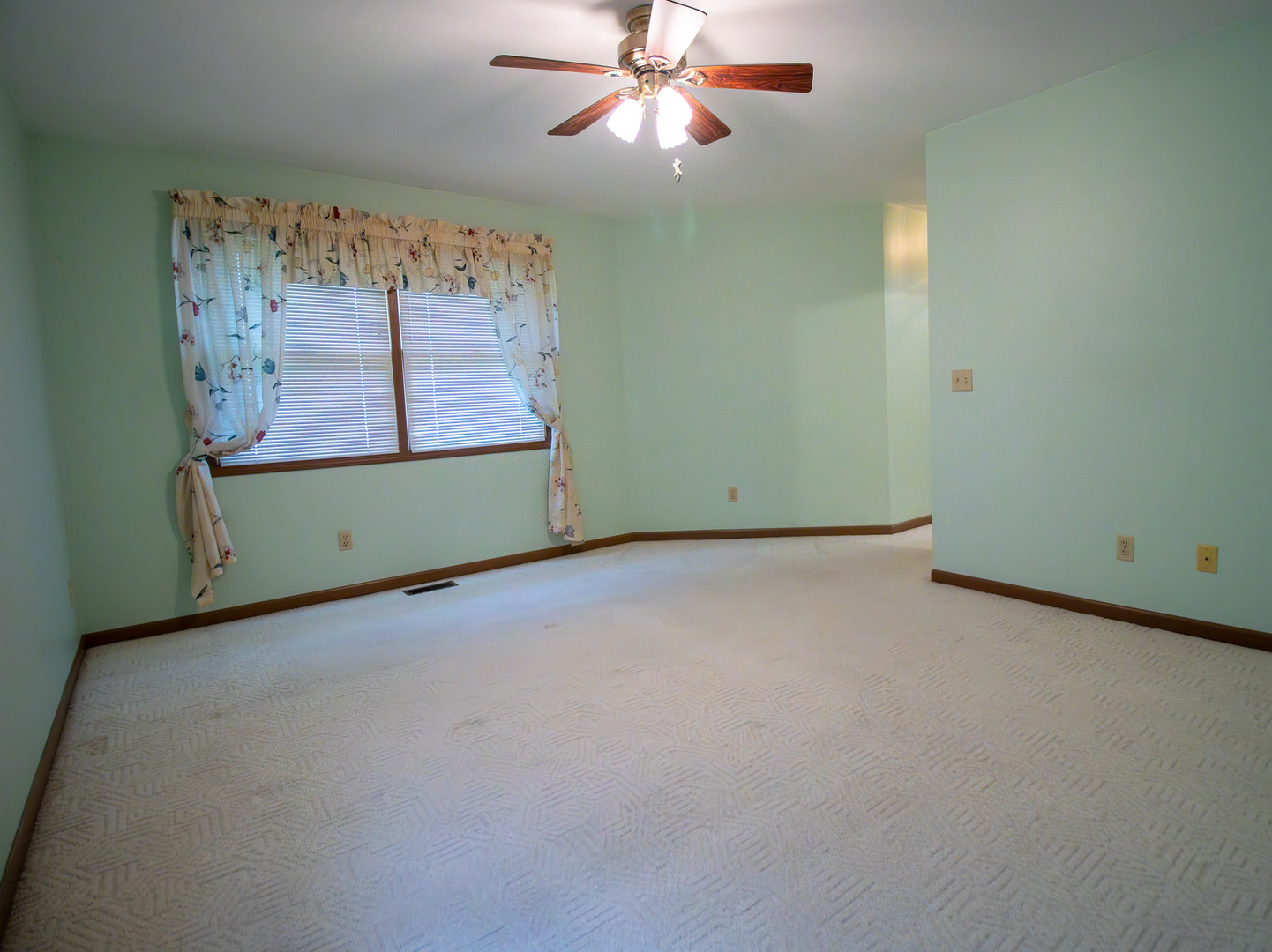 36 Fallcreek Circle #0, Montgomery, IL 60538