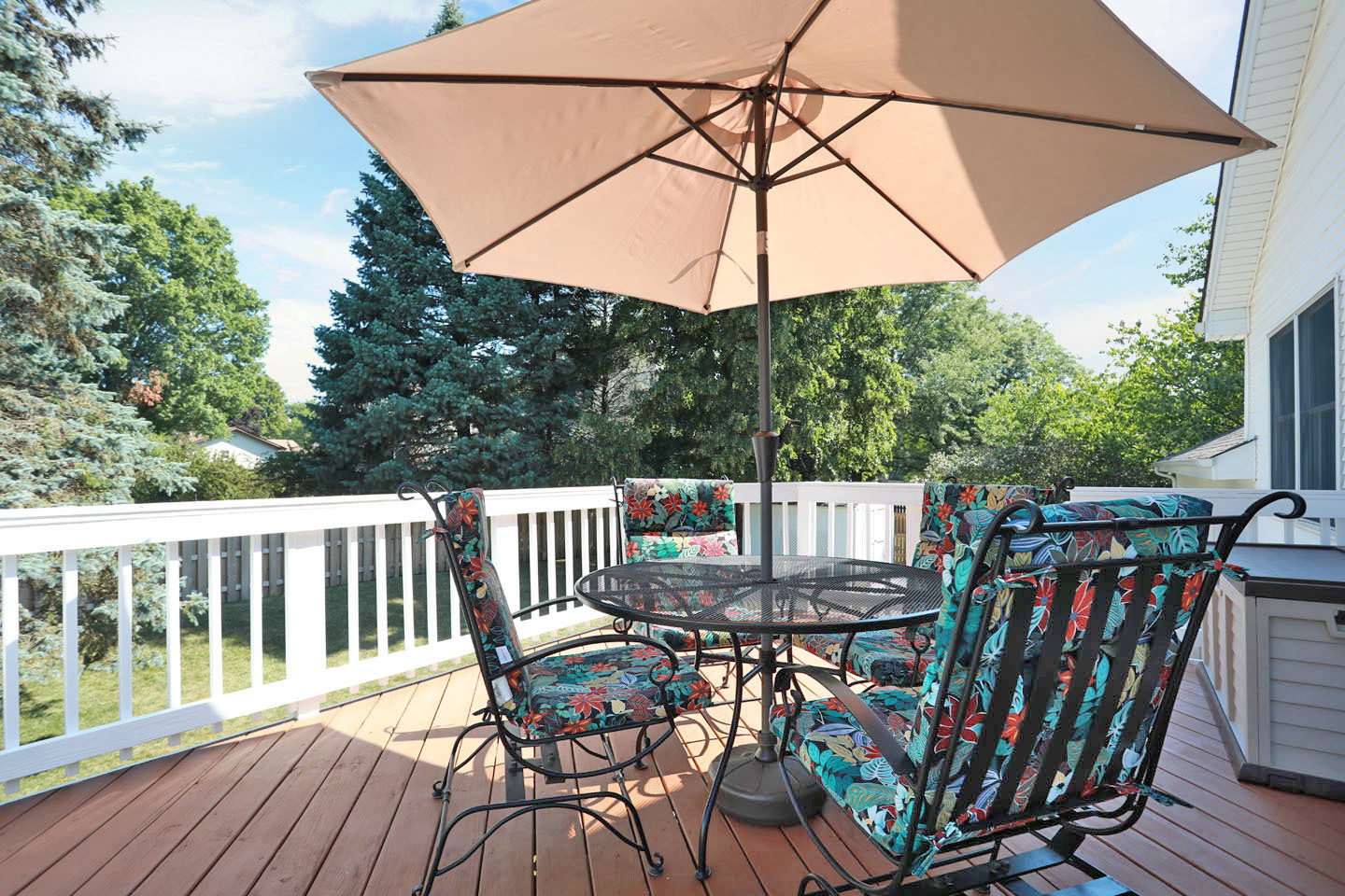 910 S Vista Drive, Algonquin, IL 60102