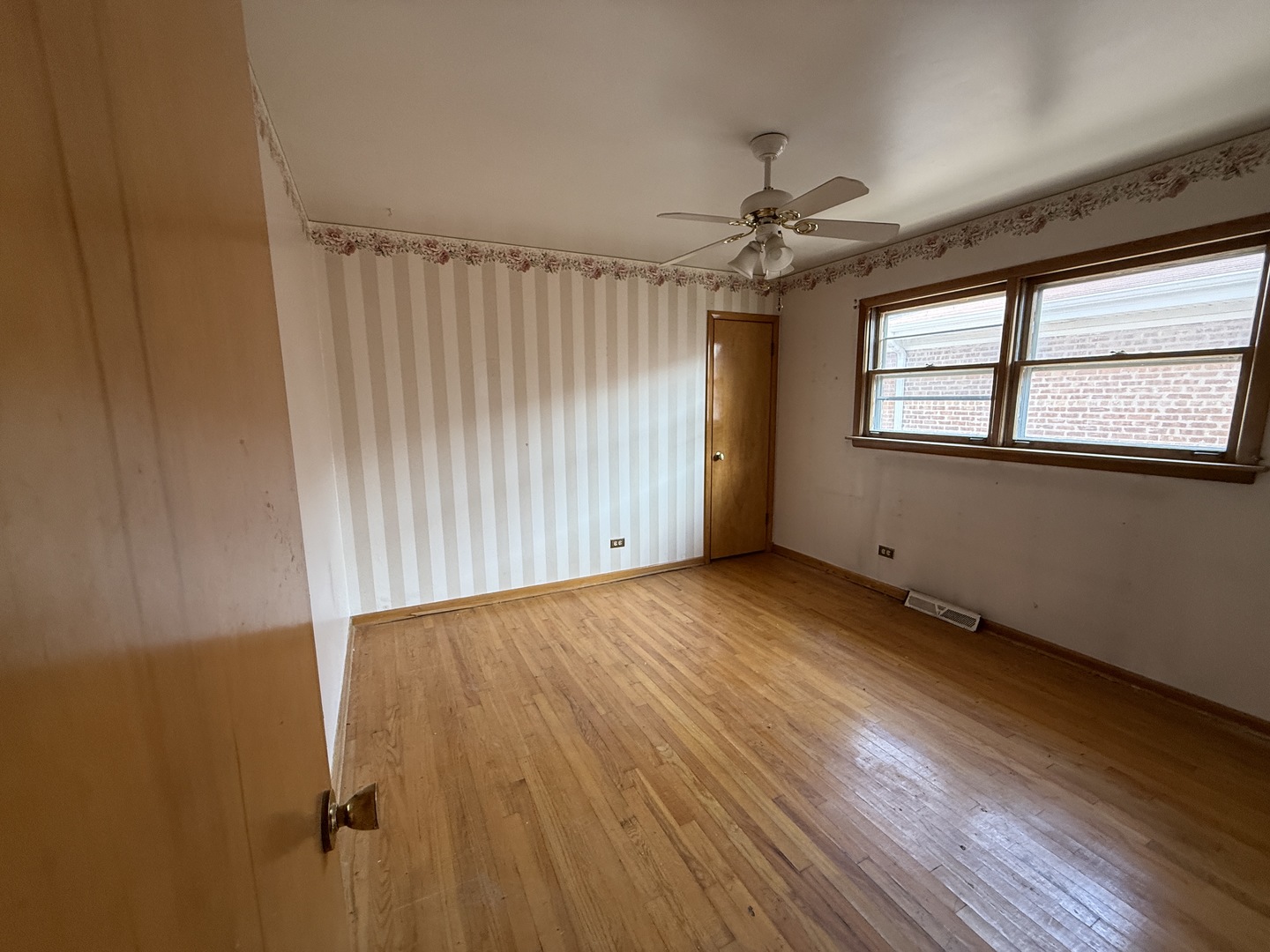 530 Bensley Avenue, Calumet City, IL 60409