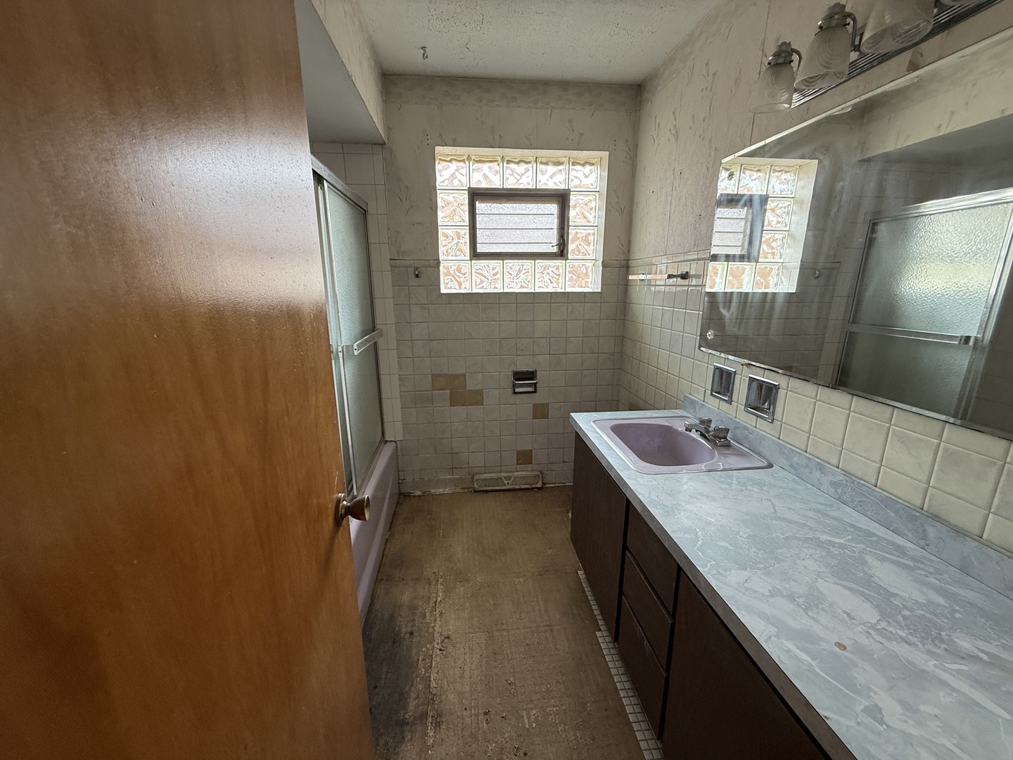 530 Bensley Avenue, Calumet City, IL 60409